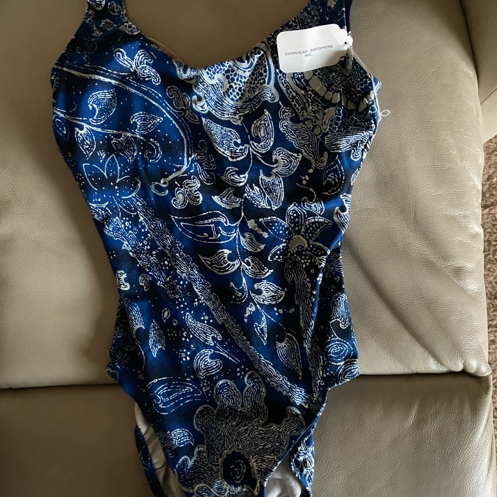 One piece swim suit